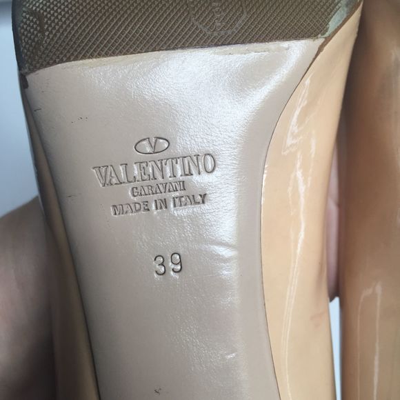 Valentino Garavani Nude Patent Traditonal Pumps 39 - Picture 3 of 12